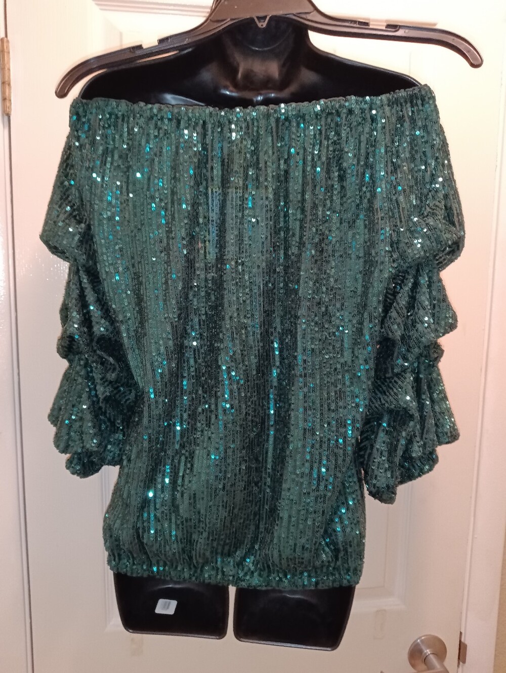 NWT. CeCe Emerald Sequin Off-Shoulder Ruffle Sleeve Top - Picture 2 of 6